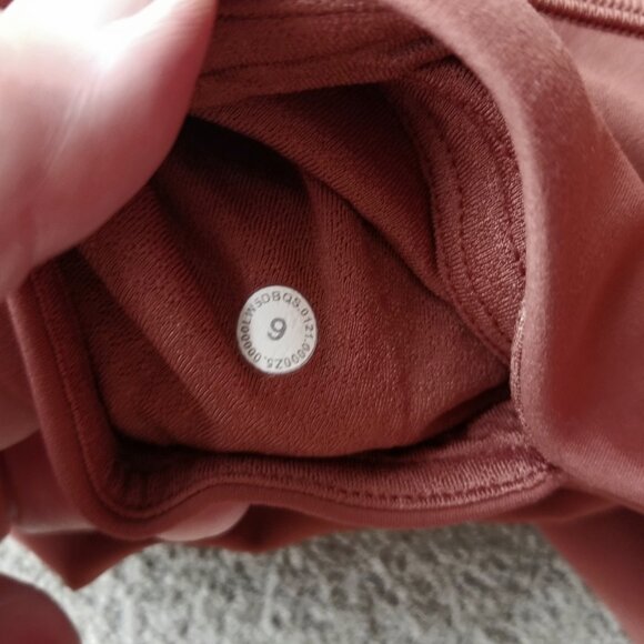 Lululemon Everlux and Mesh High-Rise Tight 25" in Dark Terracotta, size 6 - Picture 9 of 11